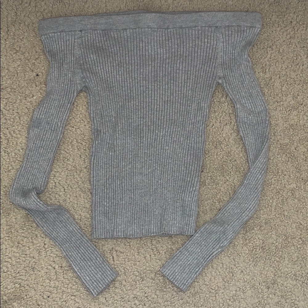 Off the shoulder gray knit top!